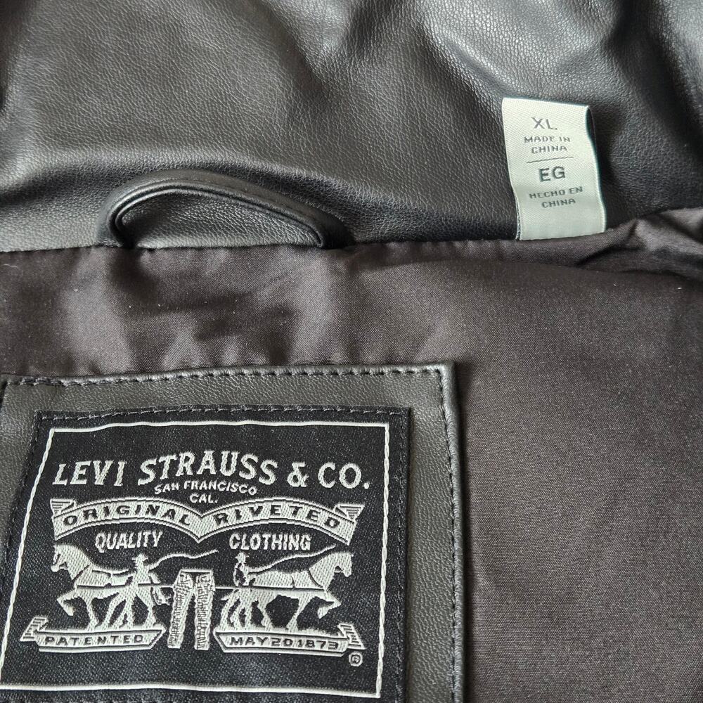 New Levi Strauss Faux Leather Short Puffer Zip up Black Women's Jacket Size XL - Picture 9 of 11